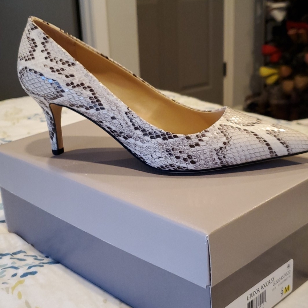 Brown and cream snake skin pumps